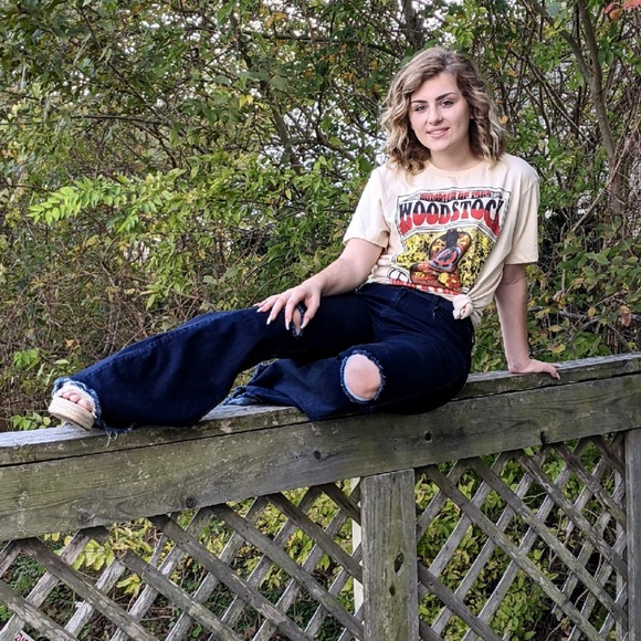 Meet your Posher, Ashley - Picture 1 of 1